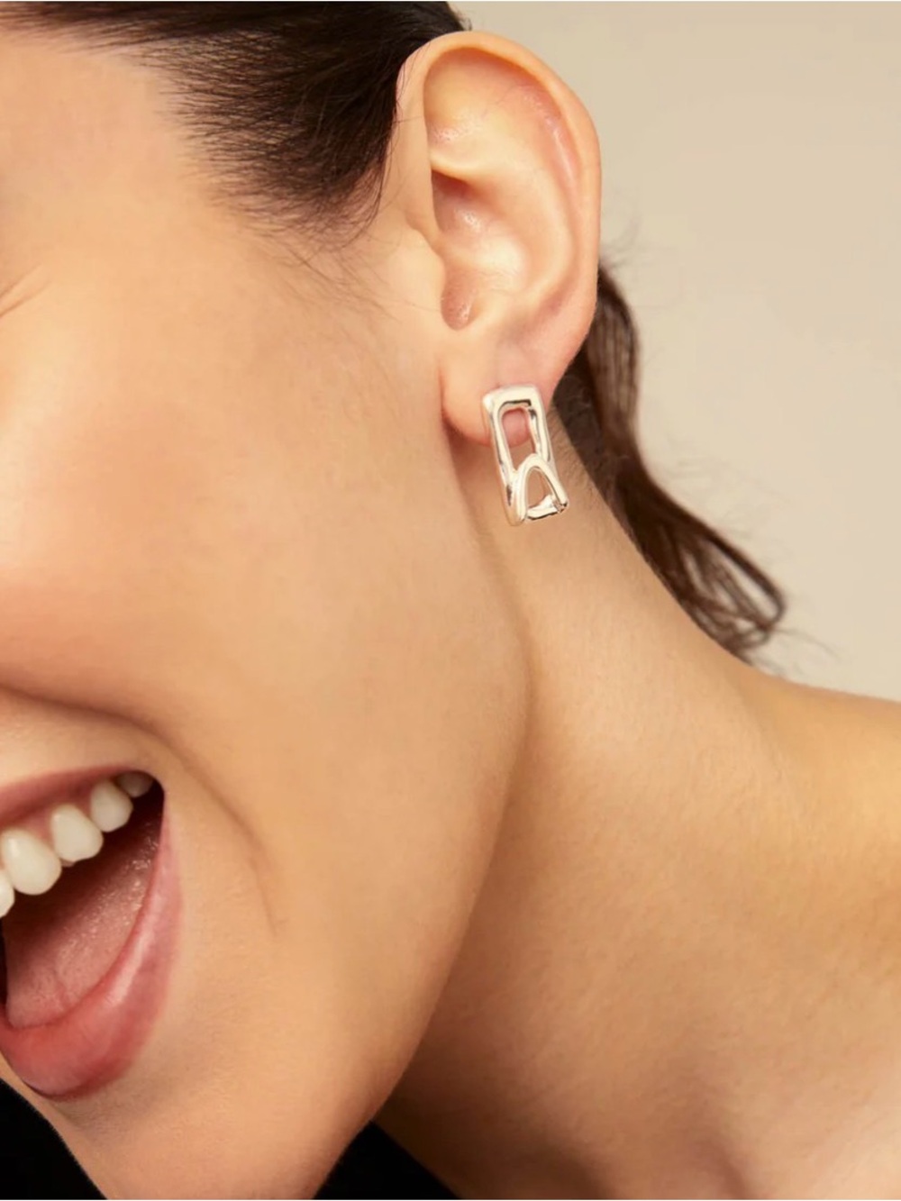 Uno de 50 Stand Out earrings